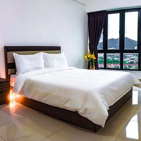 Lazy Traveler'S Suite By D Imperio Homestay George Town Esterno foto