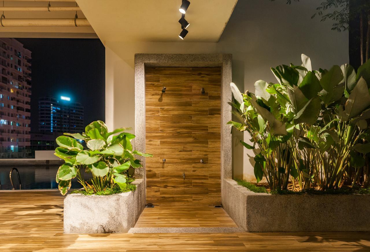 Lazy Traveler'S Suite By D Imperio Homestay George Town Esterno foto