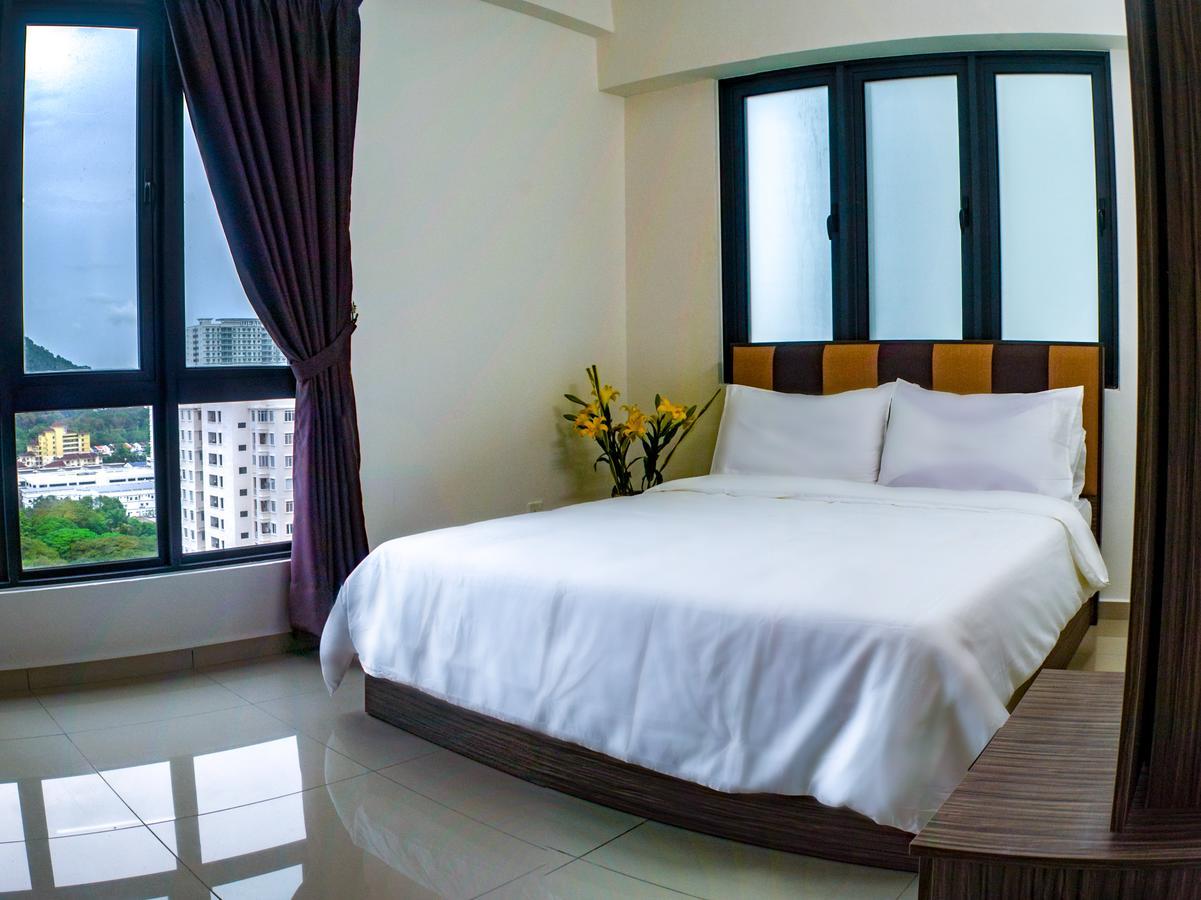 Lazy Traveler'S Suite By D Imperio Homestay George Town Esterno foto