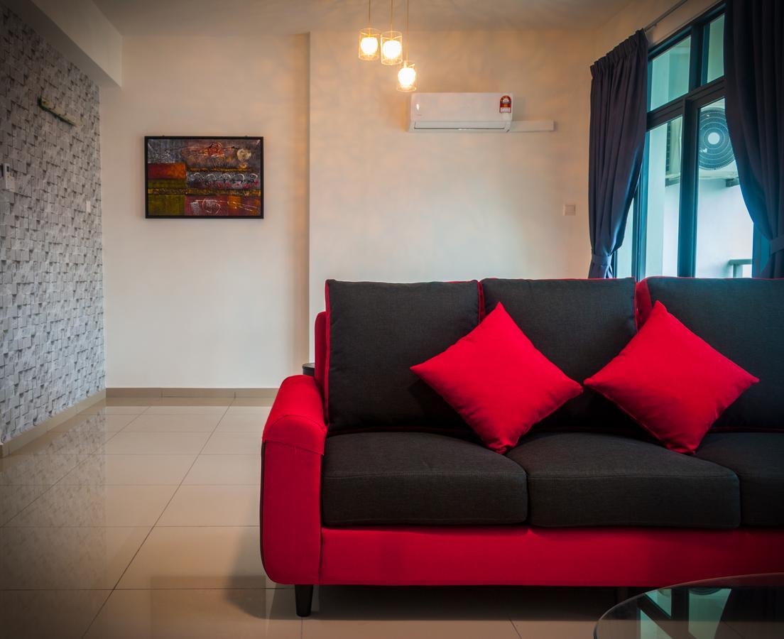 Lazy Traveler'S Suite By D Imperio Homestay George Town Esterno foto