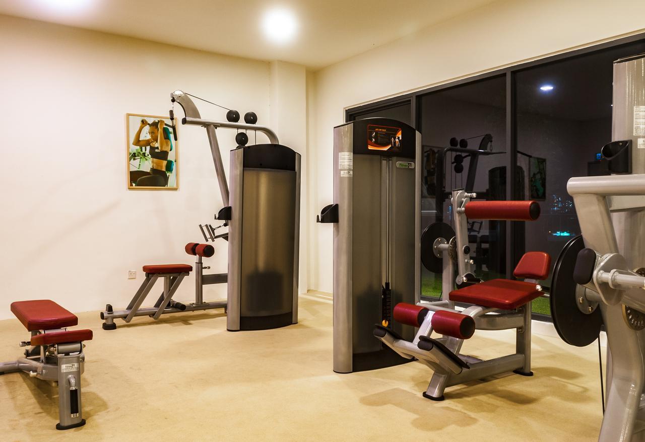 Lazy Traveler'S Suite By D Imperio Homestay George Town Esterno foto